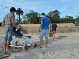 La Facultad de Ingeniería de la UDELAR; Universidad de la República, en Uruguay, que en un momento dado; inició la fabricación de de bicicletas accesibles para discapacitados motrices. Sobre todo; para aquellas que presentan la discapacidad en un 100% de su cuerpo, lo cual, fomentó la accesibilidad a diseñar otras herramientas; partiendo de unas que ya se encontraban en desuso.