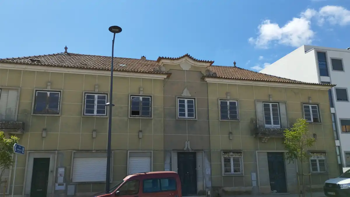 fachadas antiguas sin rehabilitar