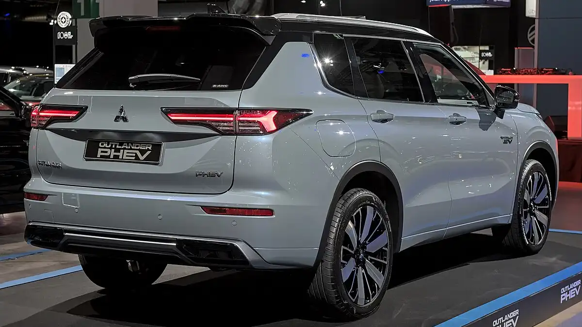 2025 Mitsubishi Outlander PHEV fourth generation