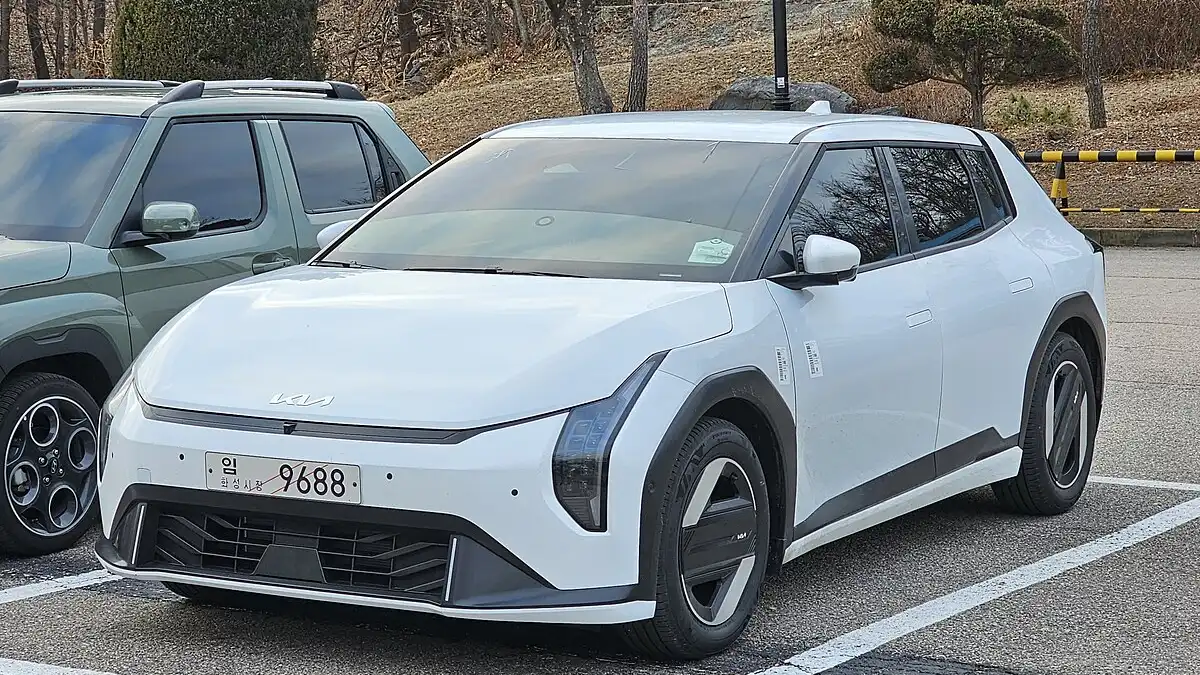 KIA EV4 (2025)