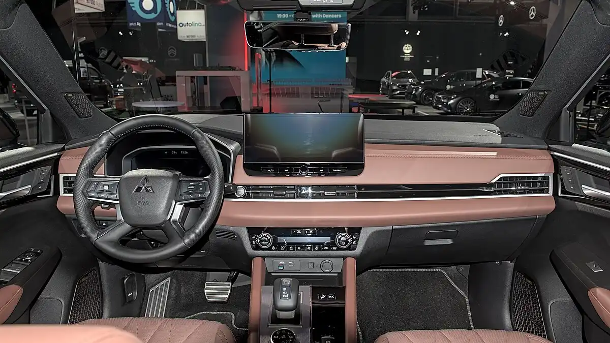 Mitsubishi Outlander PHEV (fourth generation) Auto Zuerich